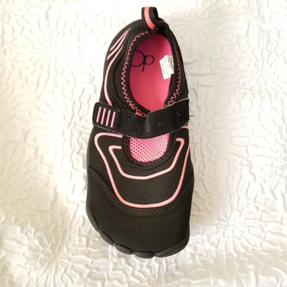 OP Girls black/pink beach water shoes
